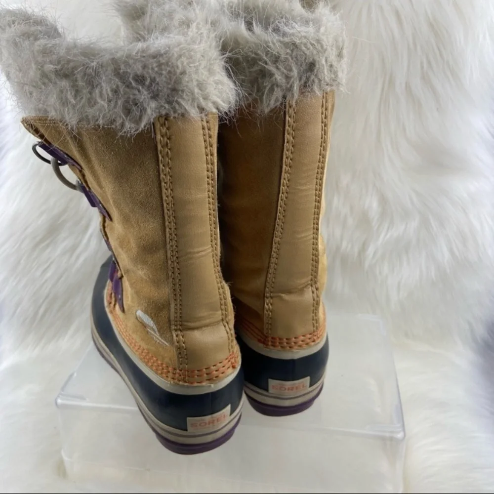 SOREL LACEUP FUR WINTER BOOTS SIZE 6